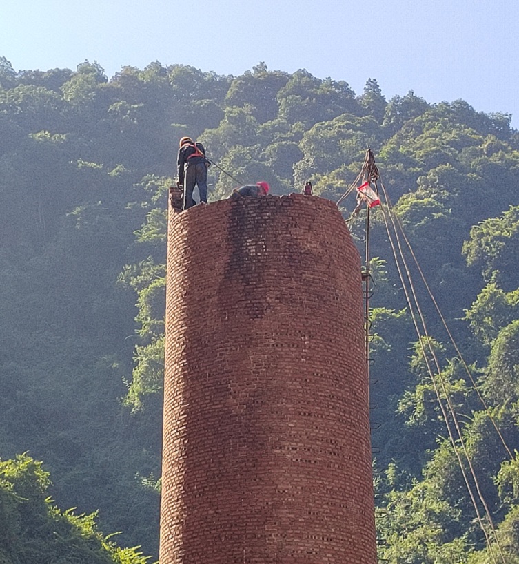 煙囪拆除公司技術(shù)專業(yè) 放心選擇