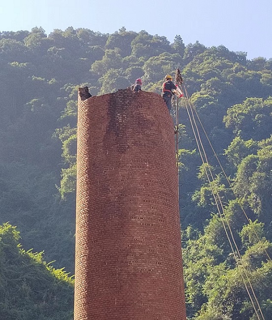 高空拆除公司:技術(shù)團(tuán)隊(duì)專業(yè),效率高,安全性強(qiáng)